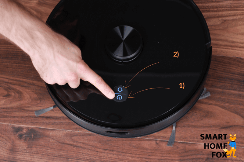 Proscenic M7 Pro control buttons on top of the robot vacuum cleaner